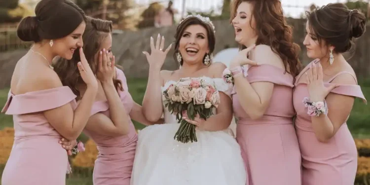 موضة فساتين وصيفات العروس 2025