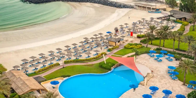 منتجع كورال بيتش الشارقة