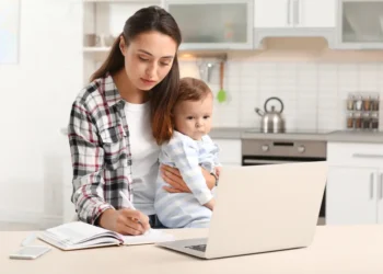 تنظيم الوقت للأمهات بين الدراسة والعمل