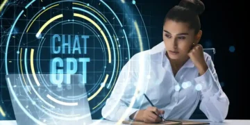 امرأة تستعين ب ChatGPT في كتابة رسالة لحبيبها