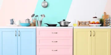 أفكار ديكور المطابخ الصغيرة تعطي مساحة راحة واتساع