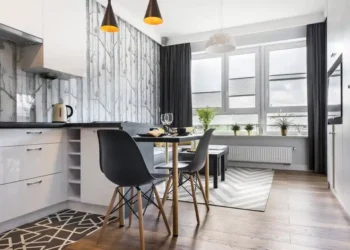 الطرابيزة متعددة الاستخدام حل ذكي للمطابخ الضيقة