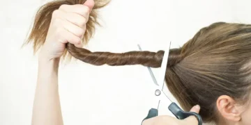 امرأة تحلم بقص شعرها