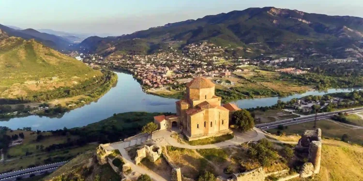 السفر إلى جورجيا دليل شامل