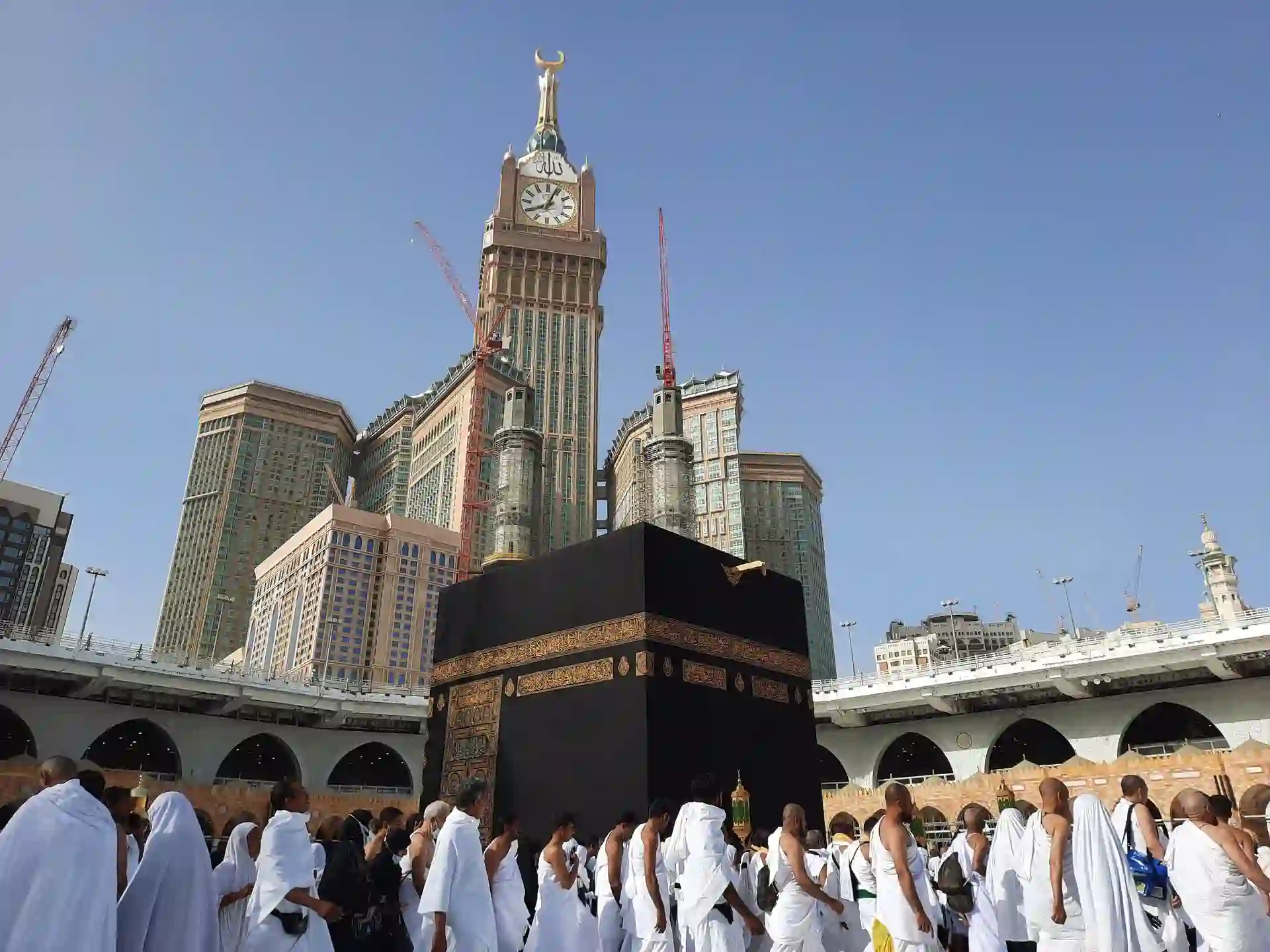 رحلة عمرة أو حج كهدية روحانية تحقق حلم الأمهات الكبار