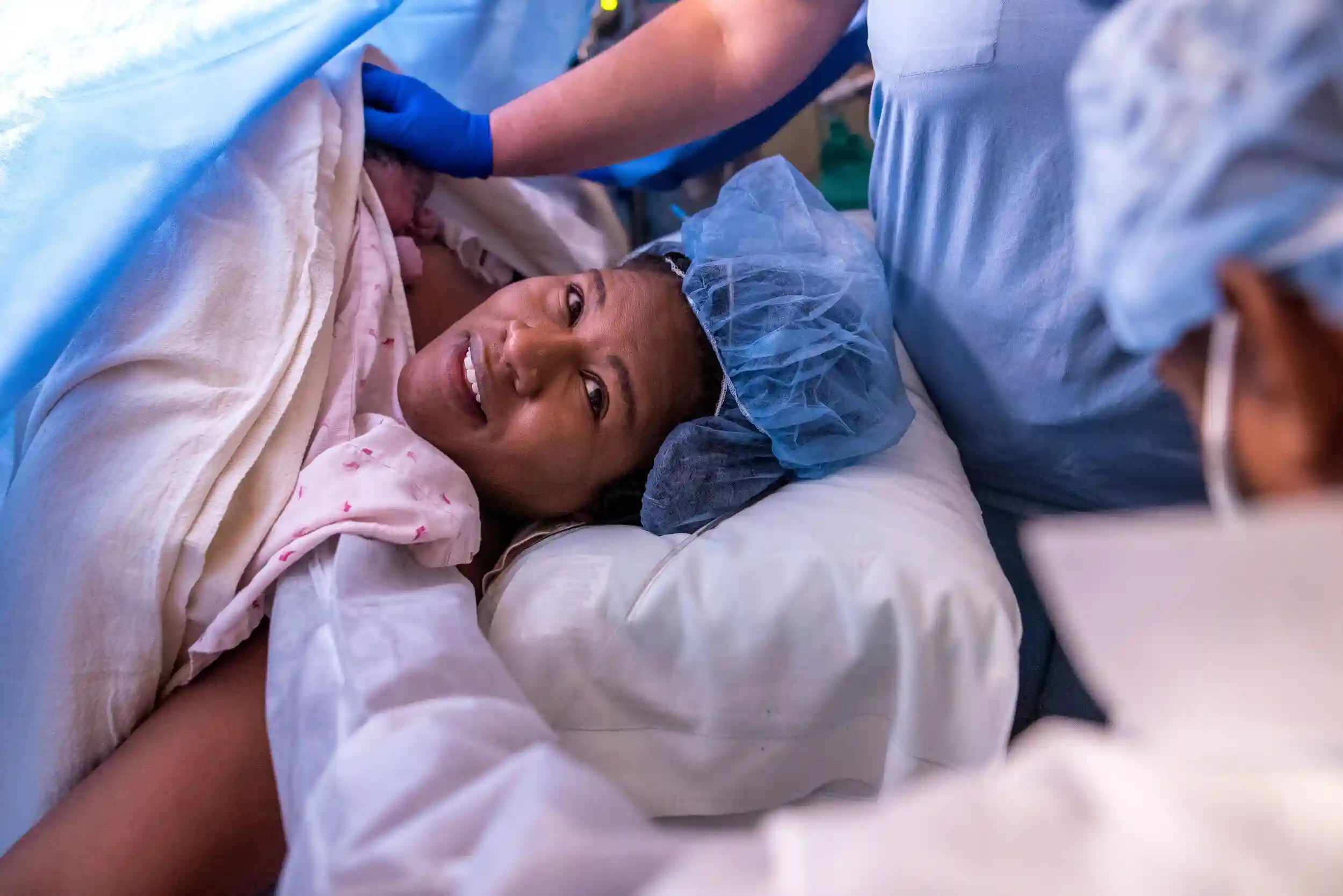 حالات طبية تستدعي الولادة القيصرية لحماية الأم والجنين