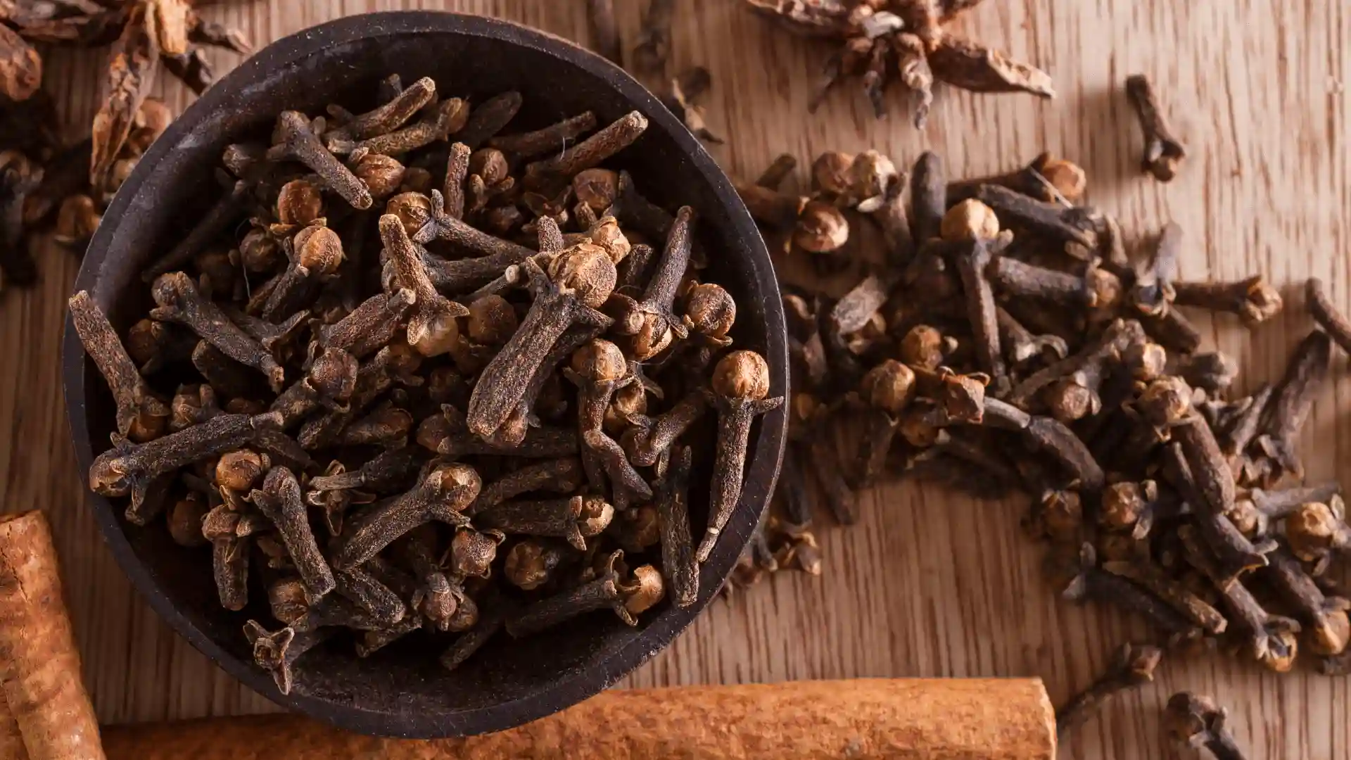 القرنفل يقلل الالتهابات ويعطر الجسم من الداخل