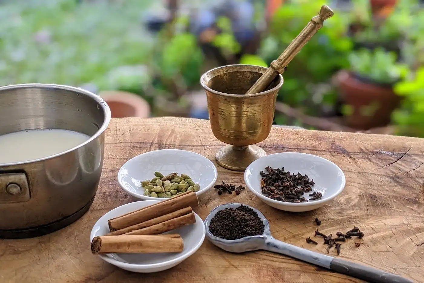 مشروب الأنوثة والتعطير ينظم هرمونات المرأة