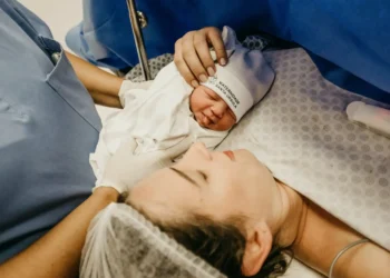 الولادة القيصرية إجراء جراحي آمن عند الضرورة الطبية