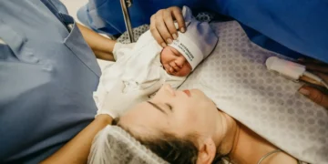 الولادة القيصرية إجراء جراحي آمن عند الضرورة الطبية