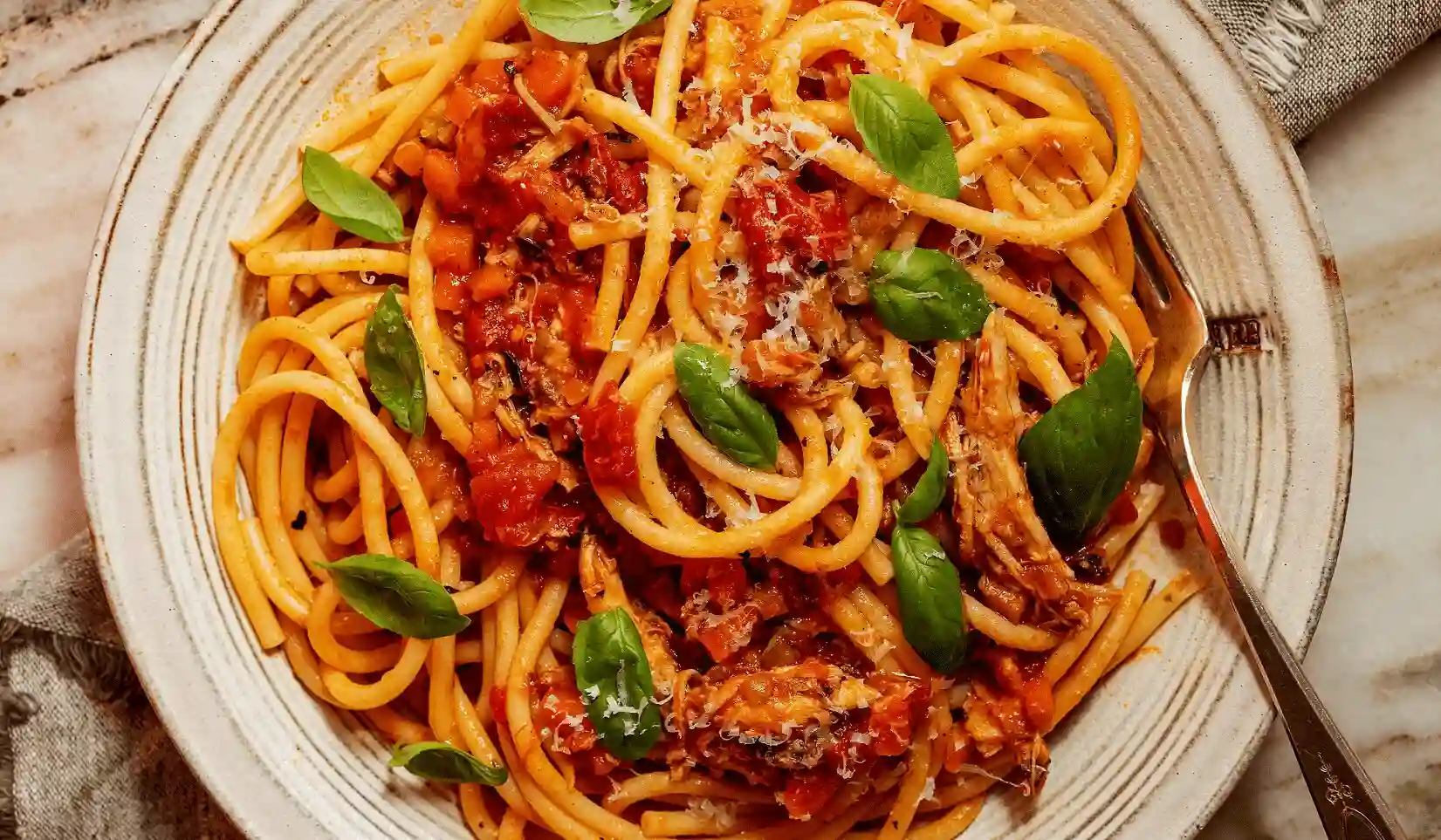 مكرونة بالدجاج المبشور  - وصفة رخيصة وسهلة