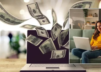 امرأة تربح من وظائف أونلاين للنساء
