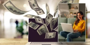 امرأة تربح من وظائف أونلاين للنساء