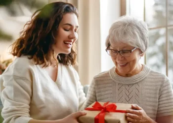 هدايا للحماة أفكار هدايا أنيقة لكسب قلبها